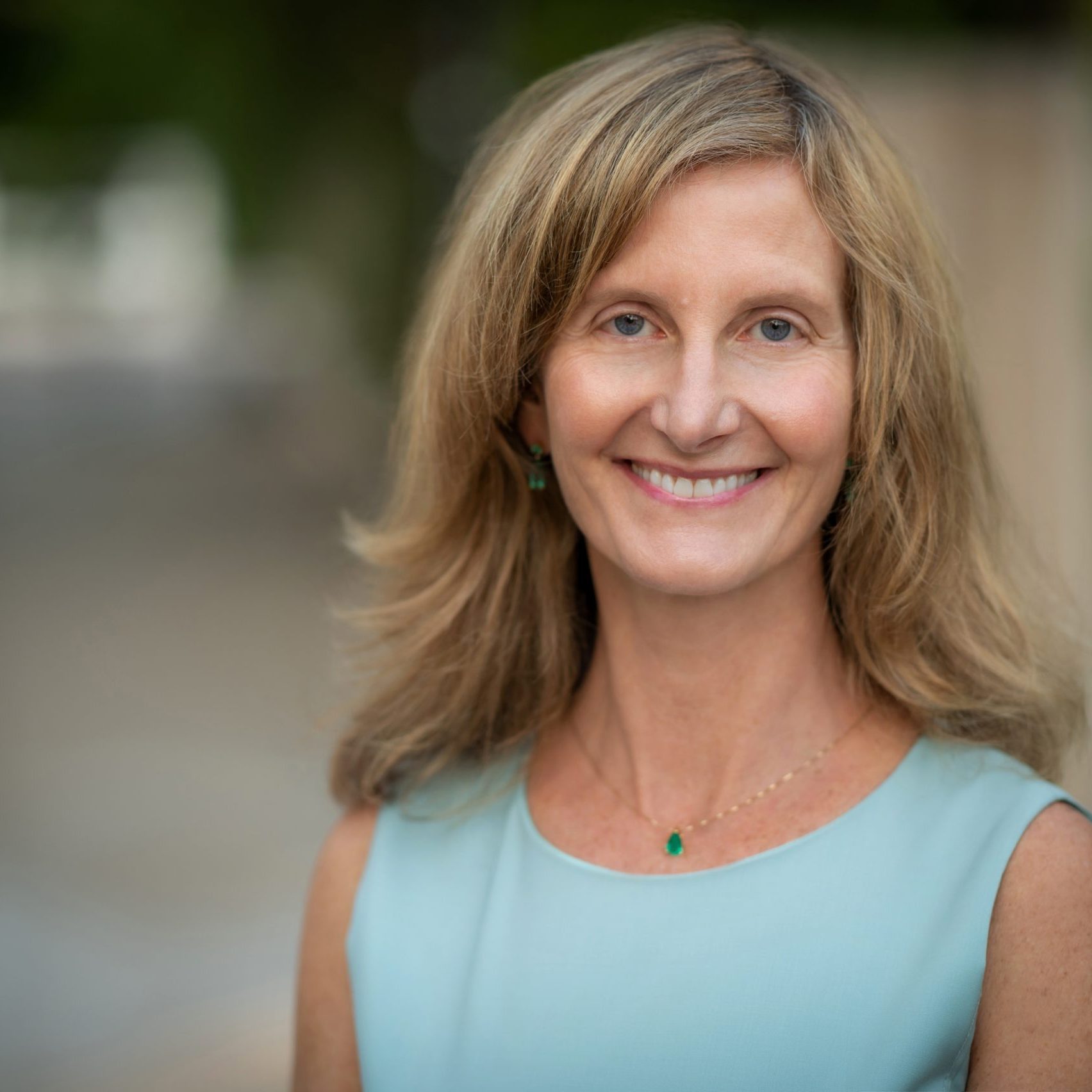 ariela-gross-2021-headshot